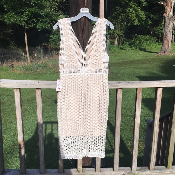 Dresses & Skirts - ⬇️⤵️Boutique lace/crotchet dress. NWT